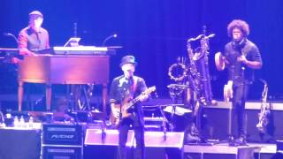 Bruce Springsteen Nils Lofgren Because the night  Paris 11 07 2016