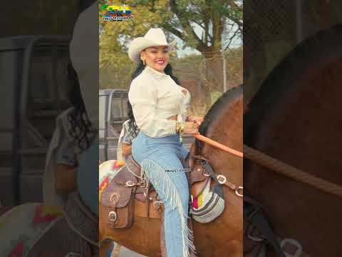 Bellas Amazonas en cabalgata COLOMBIA #caballos #cabalgatas #colombia