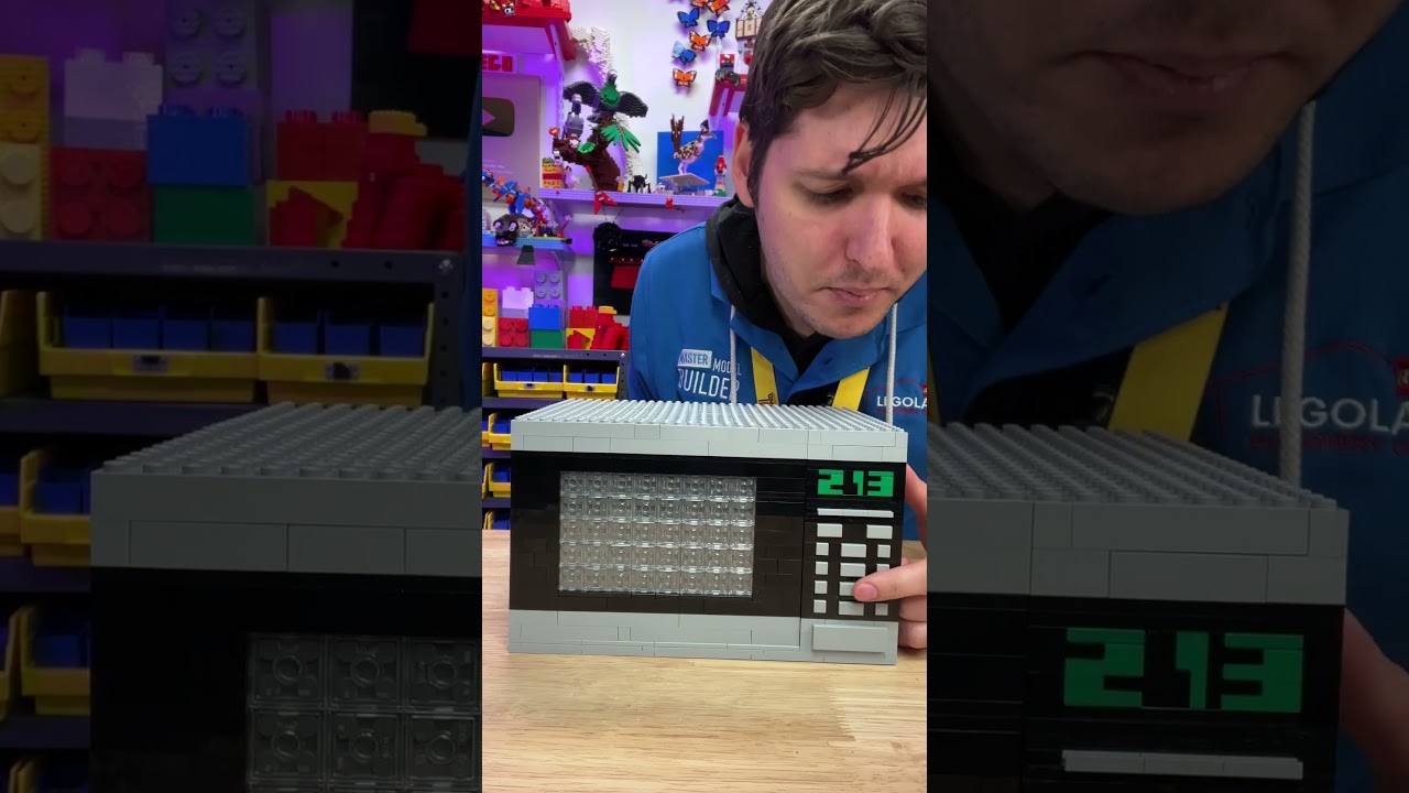 Working LEGO Microwave