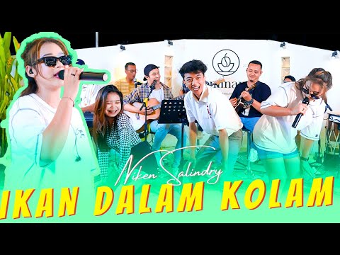 Niken Salindry NDADI Semua Penonton Joget Bareng - IKAN DALAM KOLAM (Official MV ANEKA SAFARI)