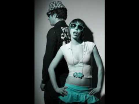 Simone Elle Est Bonne - Hey Oh