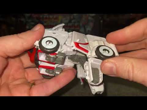 How to transform Transformers studio series ratchet video. Bumblebee movie ss transformation process