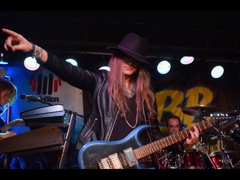 Mondd, hogy újra szép lesz - ZBB feat RockMilady LIVE (with English subtitle)