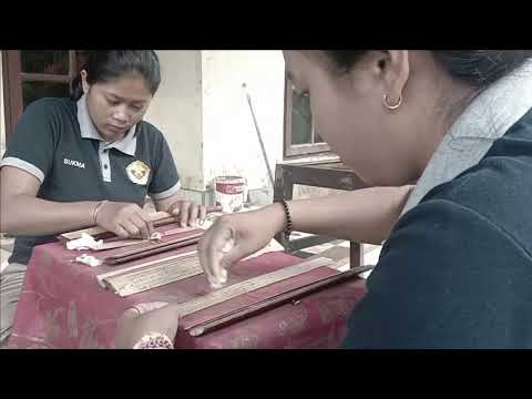 Perawatan Lontar di Desa Gesing