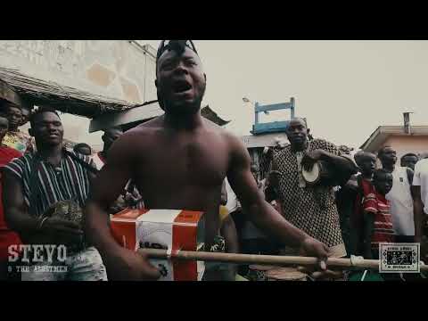 Stevo and the Alostmen performing at Kaneshi Market