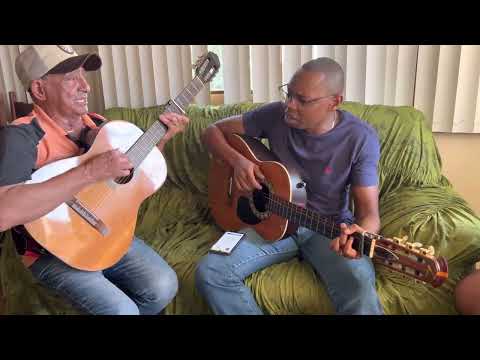 Biquíni Rosa - Delmir e Thacio