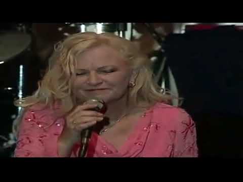 IMPRESSIONS...Daniel Rae Costello and the Cruisers featuring Toni Wille Fiji concert 2010