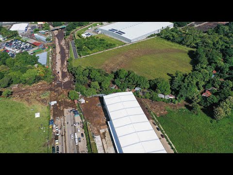 Deslave de escombros afectó 4 km en Nejapa