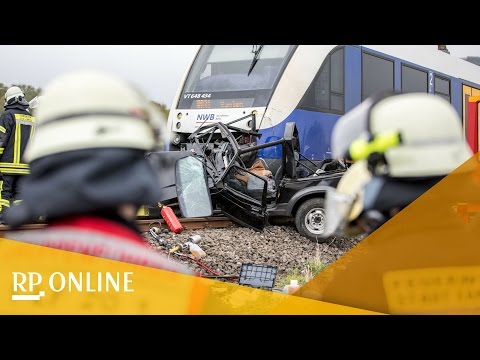 Tödlicher Unfall in Xanten: Nord-West-Bahn rammt Auto
