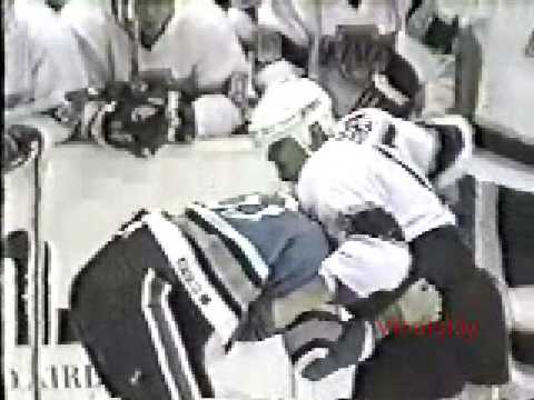 Todd Ewen vs Matt Johnson
