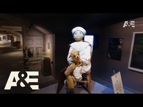 Ozzy & Jack's World Detour: Robert The Doll | Premieres Wednesday, November 8 at 10/9C | A&E