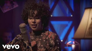 Raquel Sofía - Déjalo Ir (Voice Introduction)