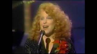 Bette Midler - I THINK IT'S GOING TO RAIN TODAY (Live 1988) HQ Audio