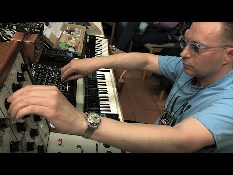 Rotkehlchen - Studio / (IRKLIS) / with EMS VCS 3 at "Happy Knobbing" 2018