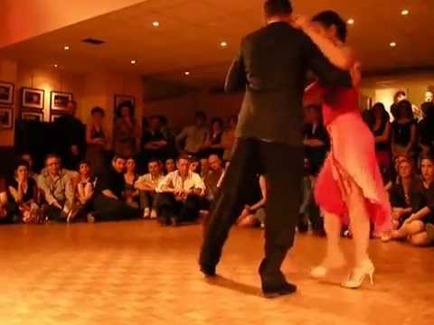  Barbara Carpino  and  Claudio Forte  are  dancing  to  the  milonga  "  La Cicatriz  "  by  Juan D'Arienzo