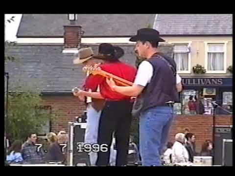Stephen O'Neill Singing at Coalisland Music Festival - Darren Donnelly and Paul Donnelly on guitars
