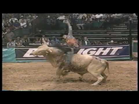 Long Distance bucks Lonnie Steverson - 97 PBR Finals
