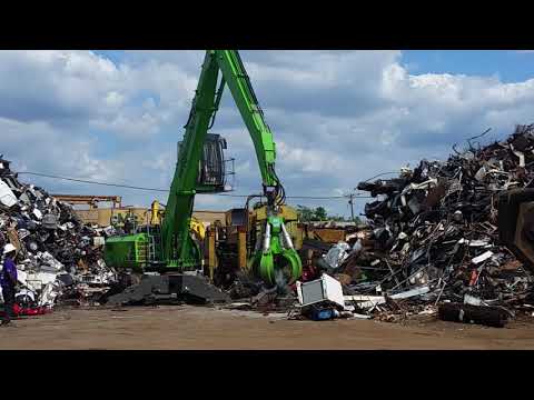 Sennebogen 825M Sorting Scrap