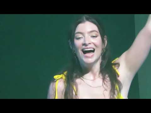 Green Light ❤ Lorde - live @ Casino De Paris 2022 (Solar ☀️ Power Tour)