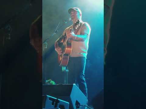 Aaron Lewis "Crawling' Chester Bennington emotional tribute.. Lewisburg WV 8-10-17