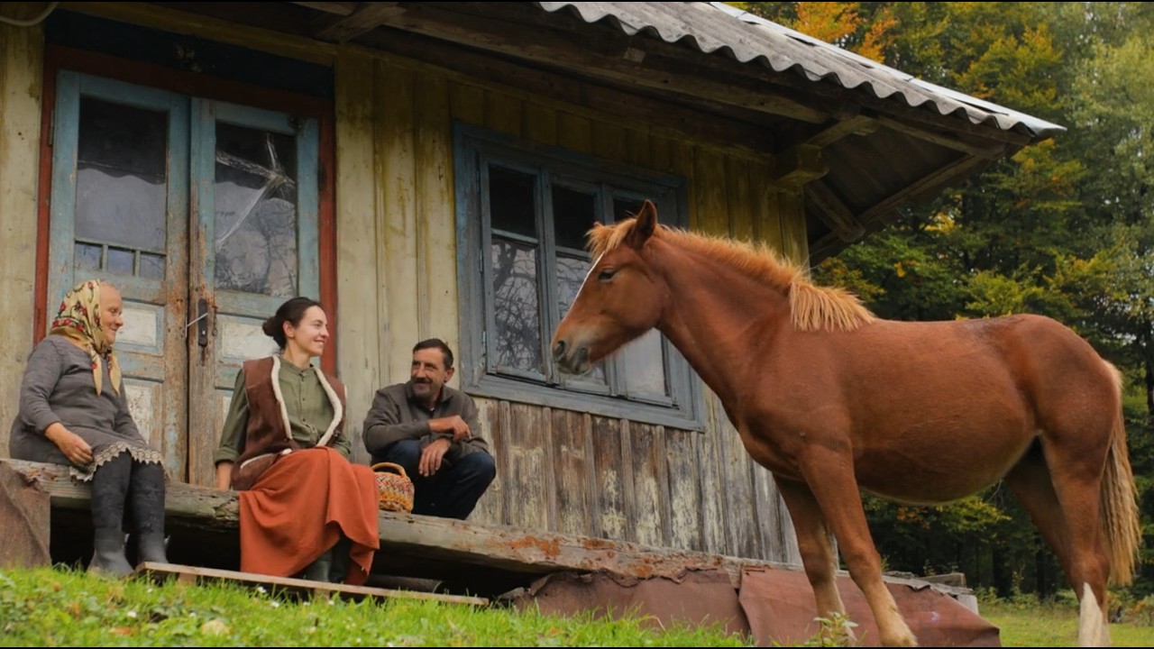 Cozy Village Morning. Autumn Fog, Neighbor Visits & Rustic Cooking Over an Open Fire
