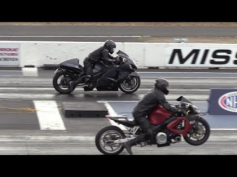 Two of The Fastest Motorcycles -Hayabusa vs Honda CBR1100XX Blackbird- drag race
