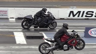 Download lagu Two of The Fastest Motorcycles -Hayabusa vs Honda CBR1100XX Blackbird- drag race mp3 Download lagu Two of The Fastest Motorcycles -Hayabusa vs Honda CBR1100XX Blackbird- drag race mp3