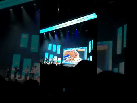 [170218] park bogum oh happy day 1st asia fanmeeting singapore [fancam] - eating roti prata