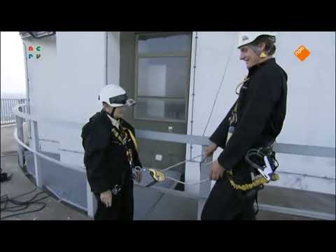 Boer Frans gaat naar de toren - Man Bijt Hond