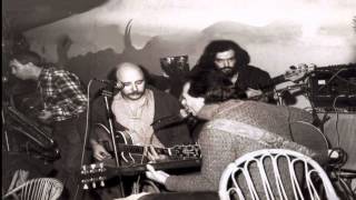 LA PEQUEÑA BANDA - "Confidente De Secundaria".wmv