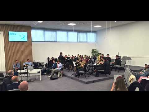 Lauda mea este pentru Împăratul. ......fanfara