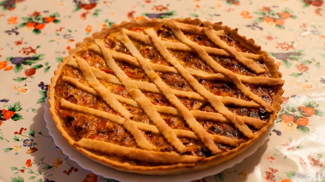 Torta salata con tonno e peperoni