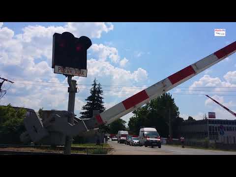 [Short] Železnične priecestie / Railroad level crossing Prievidza #3