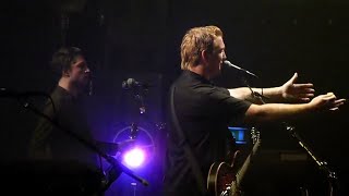Queens of the Stone Age - Walkin&#39; on the Sidewalks live in Paris, 2011
