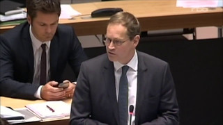 Für wie dumm hält der Regierende Bürgermeister die Bürger eigentlich? / Senatskanzleichef muss suspe