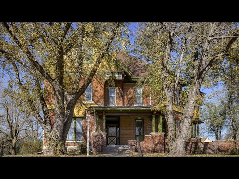 York Home Tour: 424 West 8th Street Unit 1 - Anna Graham