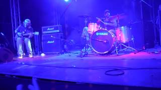 Left Lane Cruiser Tangled in a bush in Volta club 03/11/2016