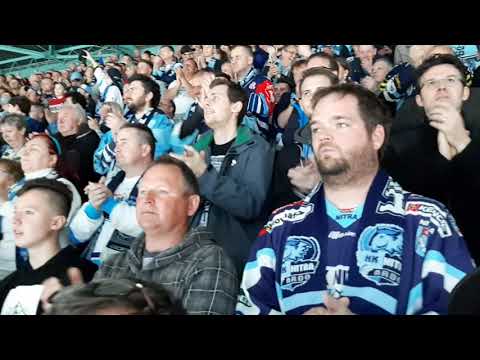 HK Nitra vs. HC '05 Banska Bystrica Posledny najazd a uzastne oslavy fanklubu Nitra