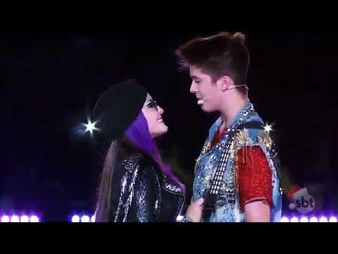 Joaquim dá um beijo em Isabela - Cúmplices  de um resgate