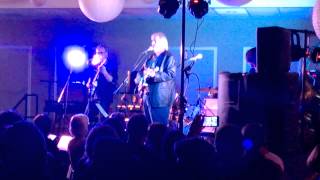 Big Al Anderson does a NRBQ Classic