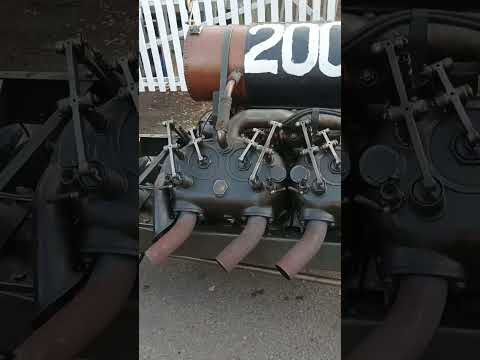 Staring a 1905, 26 Litre V8 land speed record car by hand 🏁