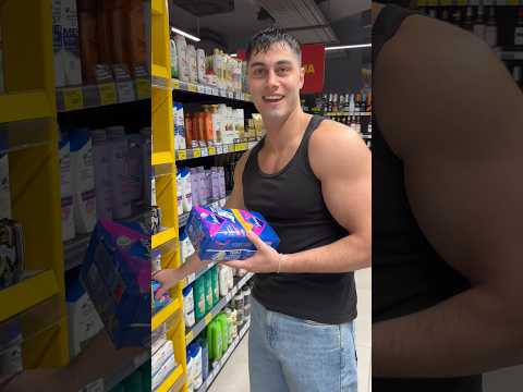 LUDI BRAT DELI LJUDIMA TORTU ZA RODJENDAN #funny #foryou #challenge #viral #shorts