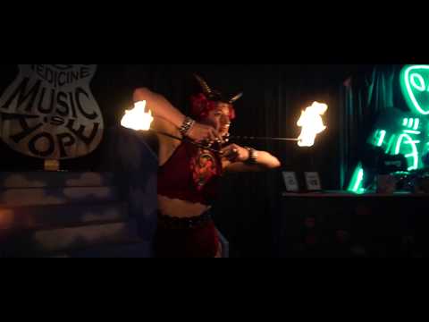 La Dragonesa _ LIVE Fire Eating Performance @ShapeShifter Circus