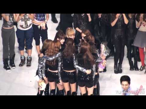 [Fancam] SNSD ::101230 2010 KBS Music Festival - Before encore