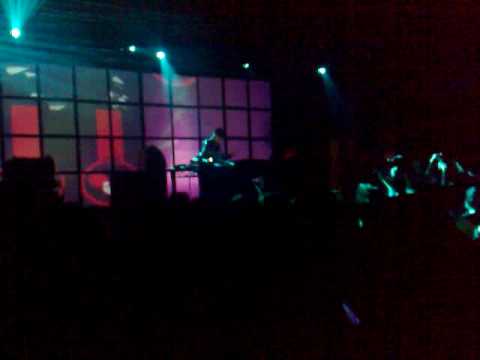 Deadmau5 Live at the UEA 07.05.2009 Whipping the place into a frenzy!