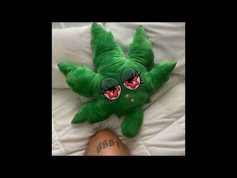 [FREE] Scally Milano x Uglystephan x Pluggnb Type Beat - Pretty (@ygbeatz)