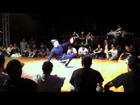 Bboy Goxy vs. Bboy Buz - Dirty 30 's 2012 Switzerland