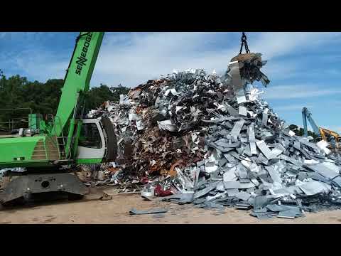 Sennebogen 825M stacking with magnet