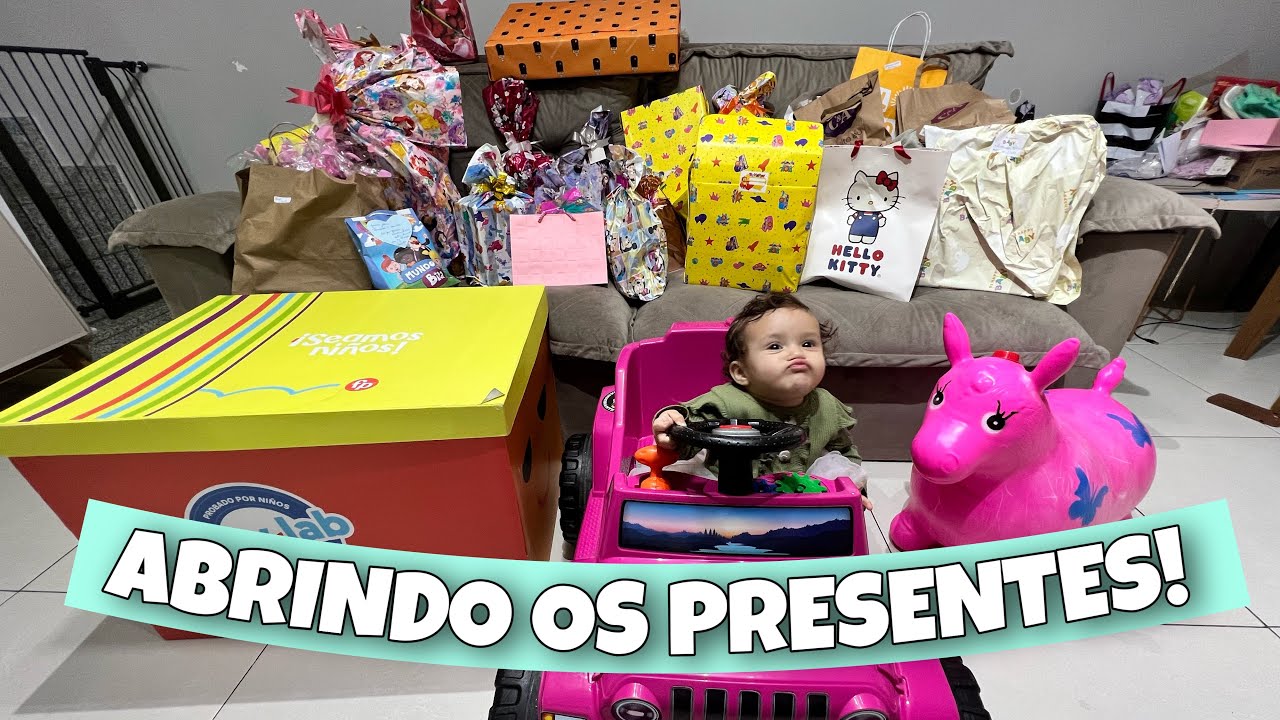 ABRINDO OS PRESENTES DO ANIVERSÁRIO DE 1 ANO DA MARIA ALICE! Ela ganhou muita coisa 😍