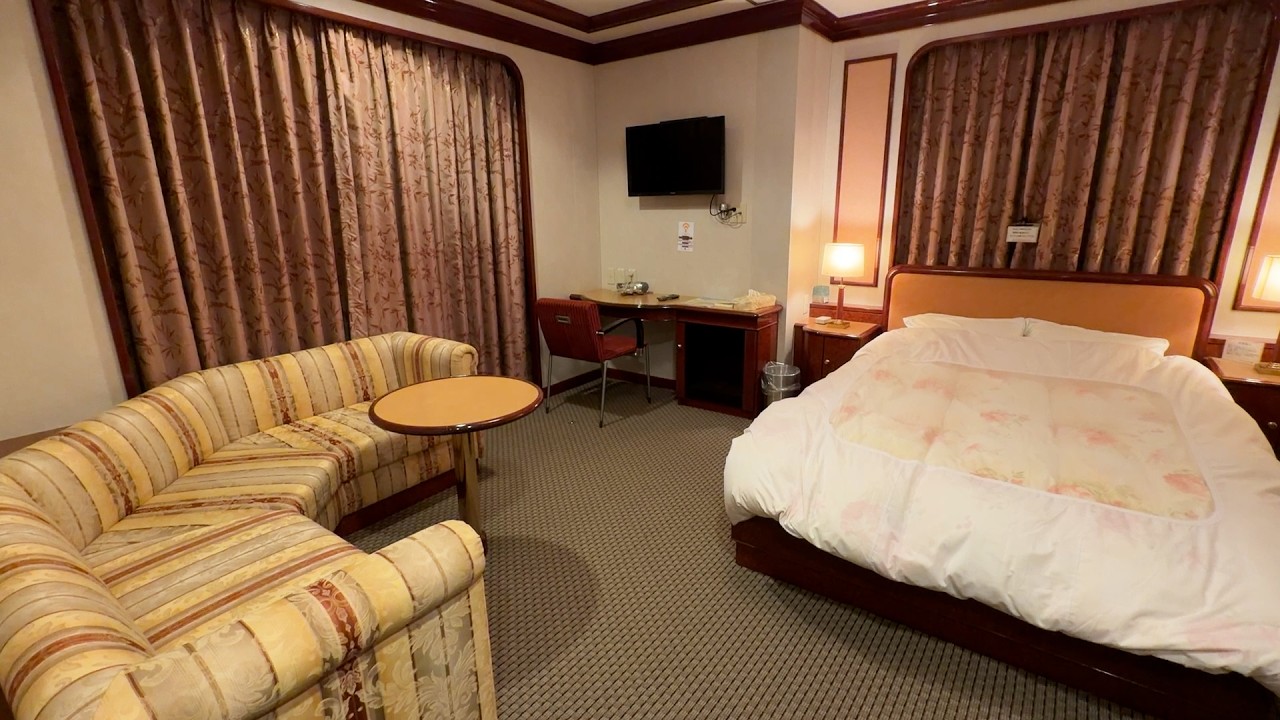 Too Short? I Spent 2 Hours in an Isolated Deluxe Suite (Japan Ferry)